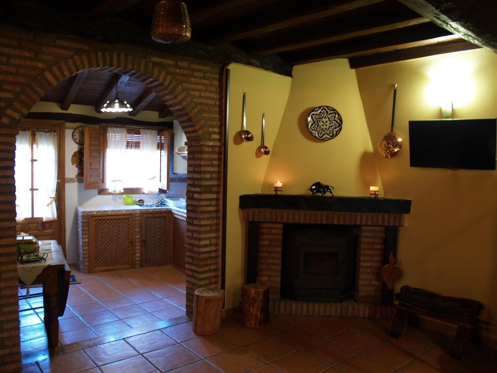 La Casa Del Vado Guest House Hervas Bagian luar foto