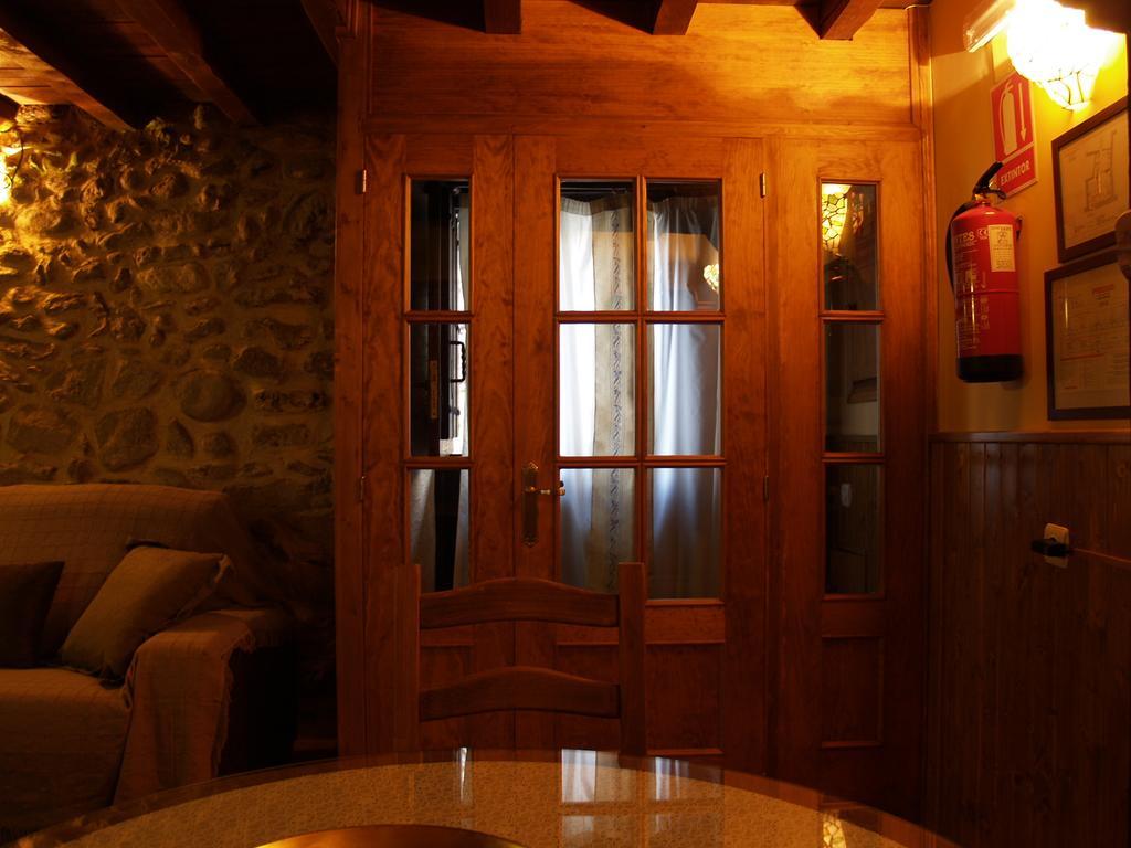 La Casa Del Vado Guest House Hervas Bagian luar foto