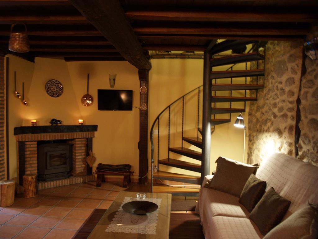La Casa Del Vado Guest House Hervas Bagian luar foto