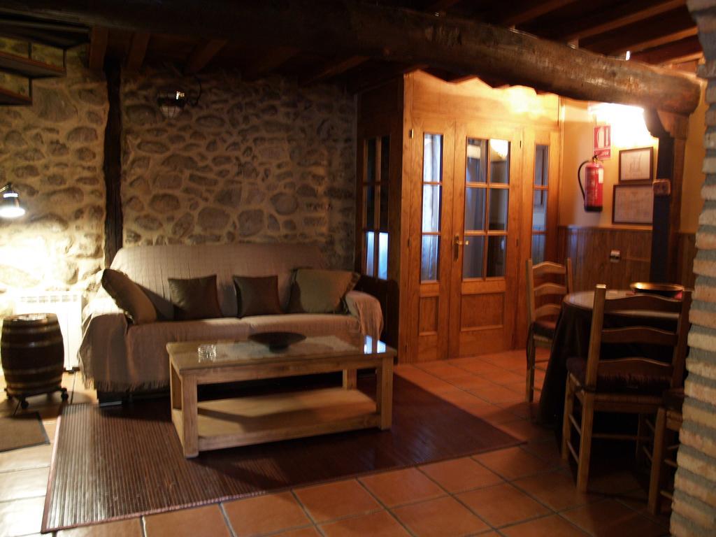 La Casa Del Vado Guest House Hervas Bagian luar foto