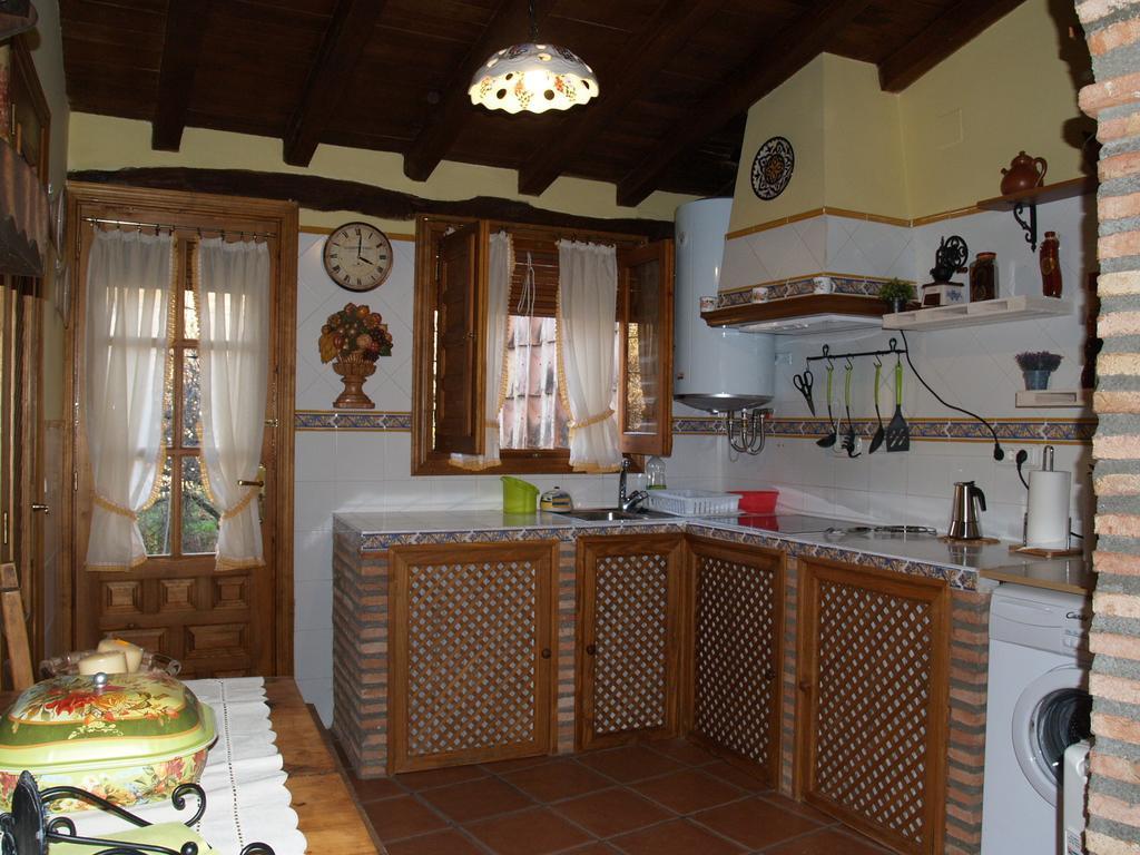 La Casa Del Vado Guest House Hervas Bagian luar foto