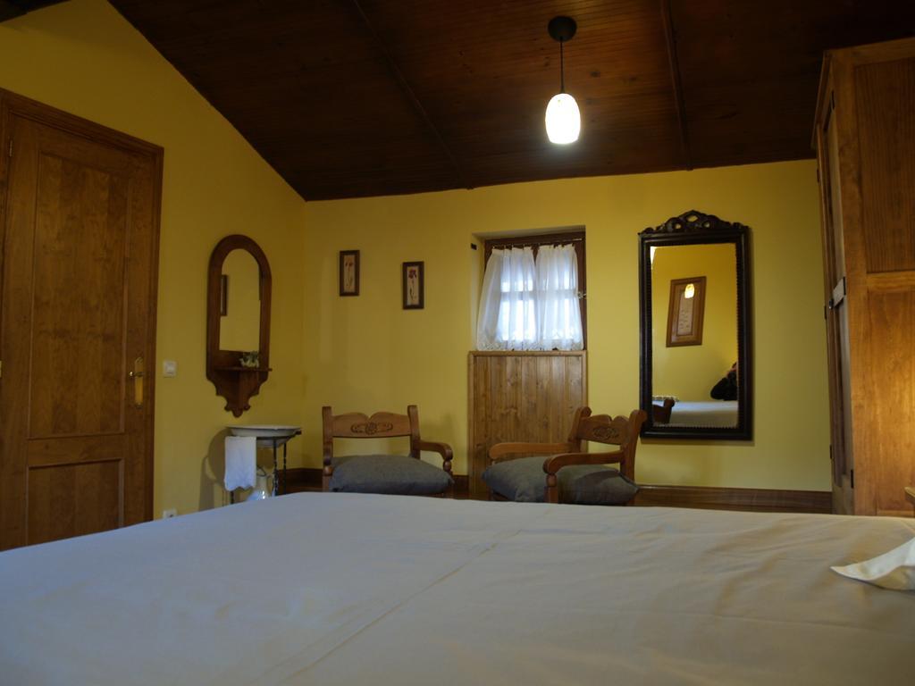 La Casa Del Vado Guest House Hervas Bagian luar foto
