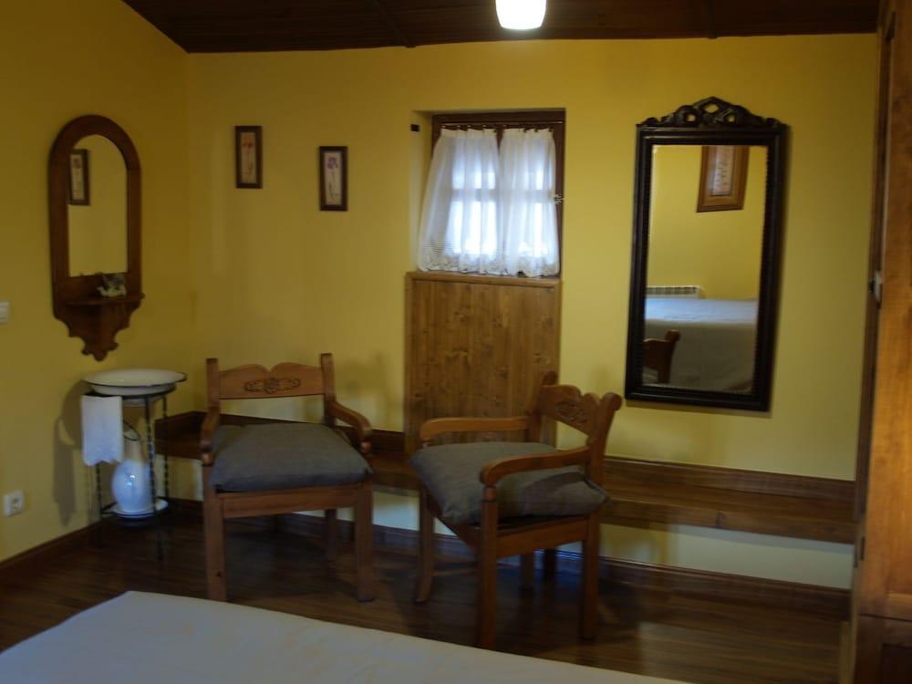 La Casa Del Vado Guest House Hervas Bagian luar foto